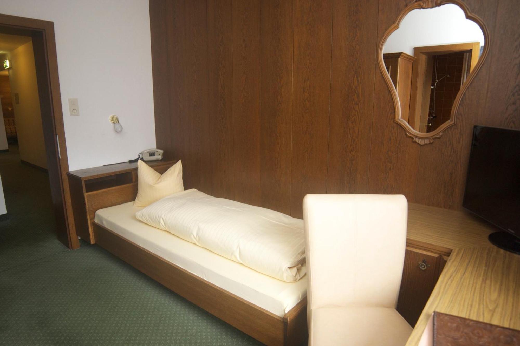 ホテル ゾンホフ ムタース 部屋 写真